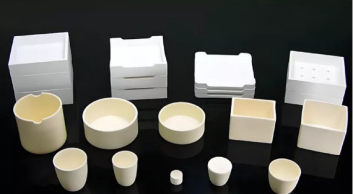 What are the different uses of various ceramic crucibles?